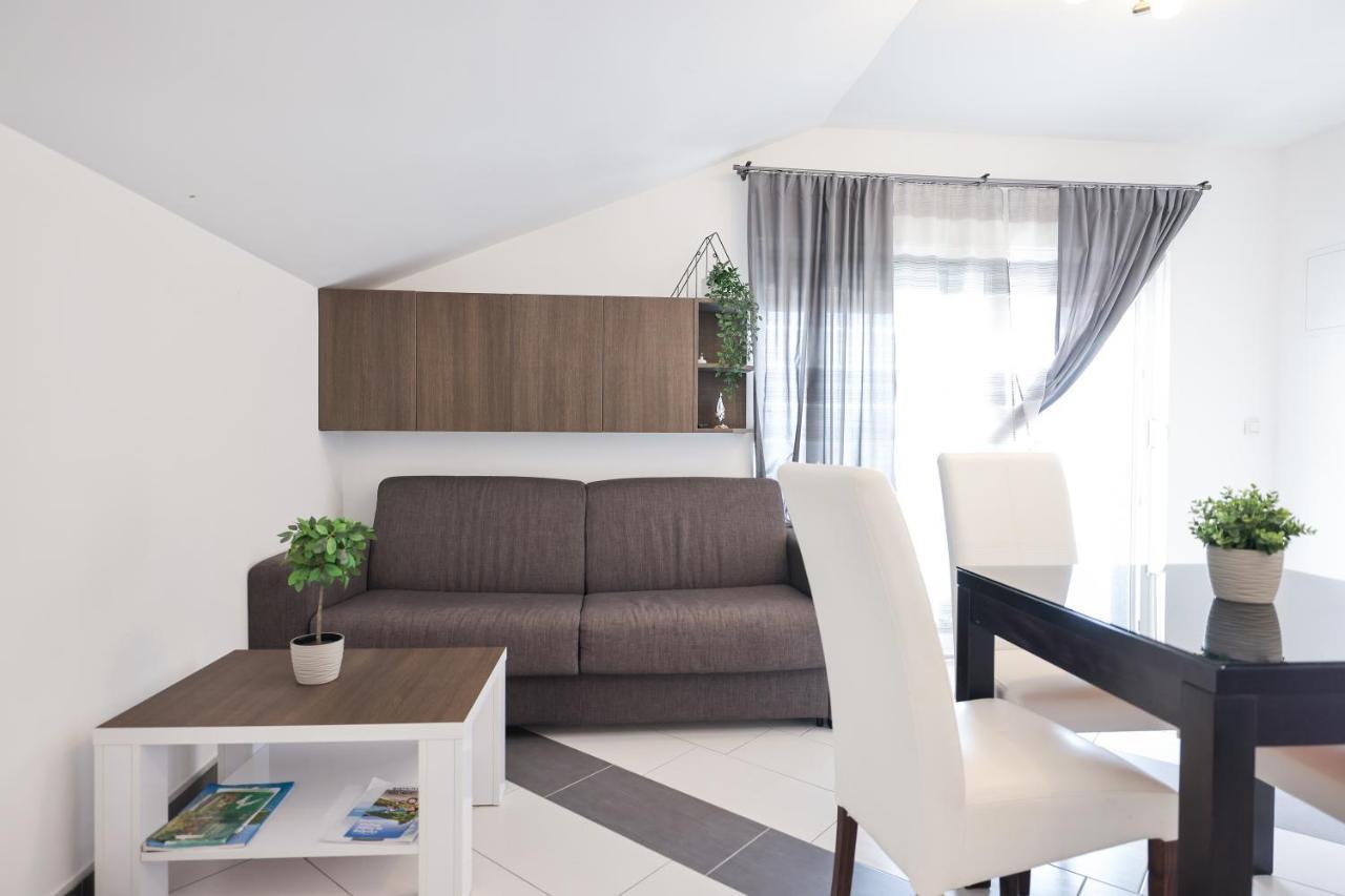 ביבינייה Apartments Nicola With Private Pool מראה חיצוני תמונה