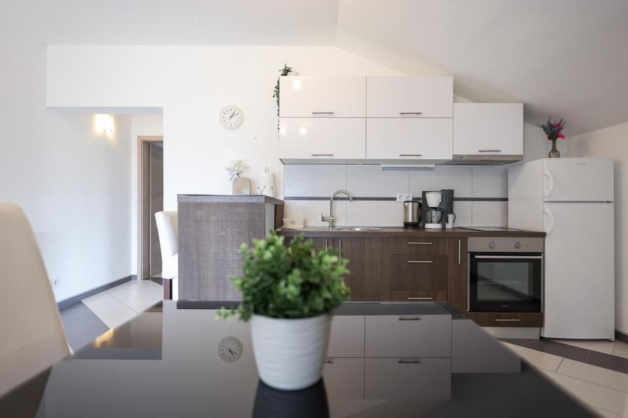 ביבינייה Apartments Nicola With Private Pool מראה חיצוני תמונה